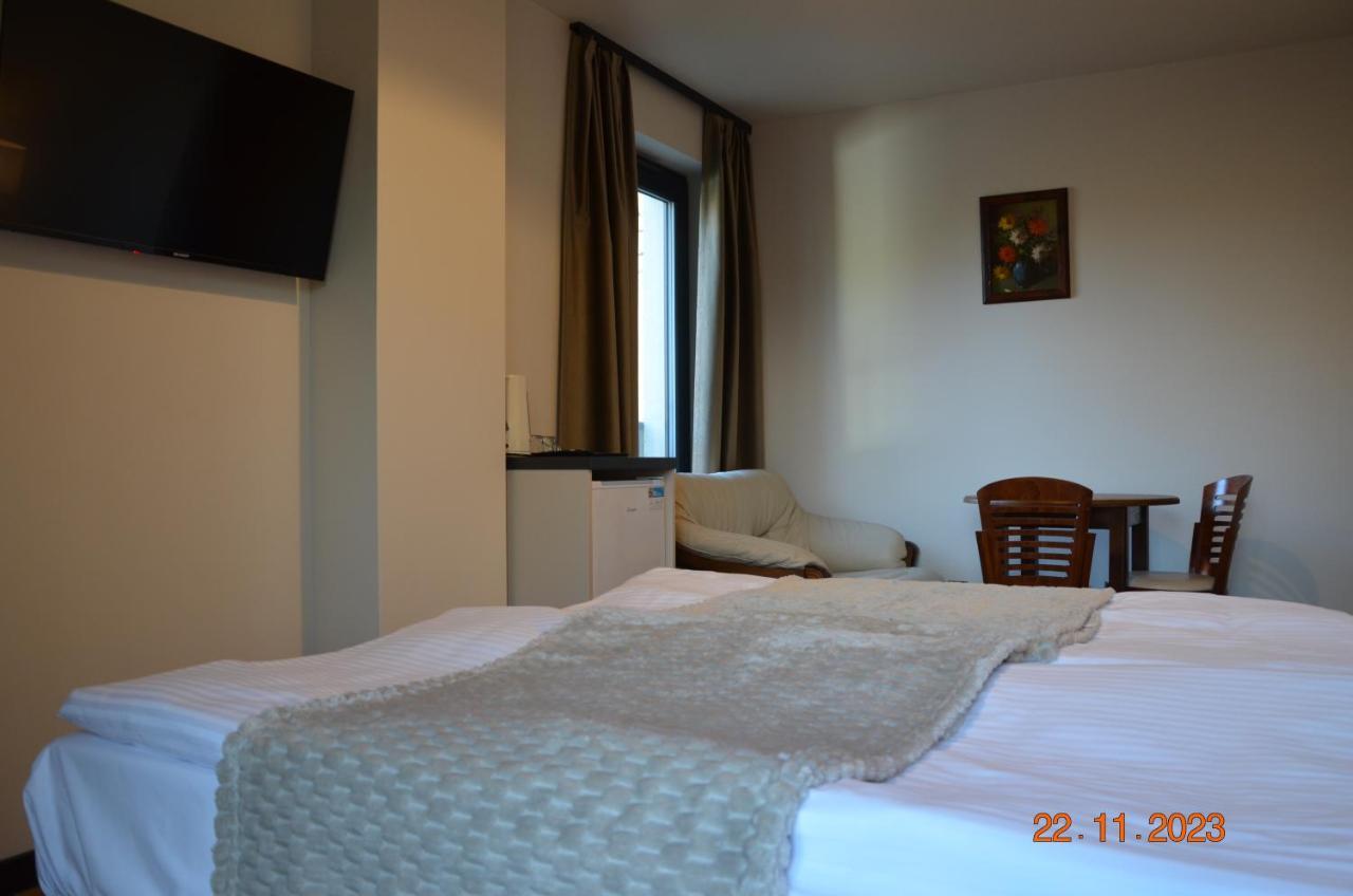 Arte Gdansk Hotel Bagian luar foto